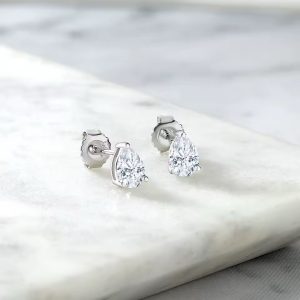 💧 Pear-Cut Moissanite Stud Earrings – 2 Ct Total | 18K White Gold Plated Elegance